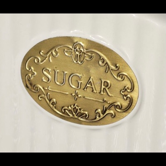 Large Set of THL French Chic Farmhouse Canisters with Beautiful Bronze Labels. - Picture 10 of 15